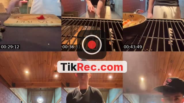 TikTok live: Holaa by @jesus.blessed___