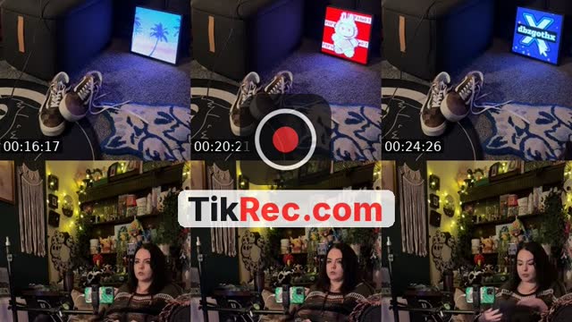 TikTok live: Ratchet  Clank 2 (game@dbzgoth) by @heyitsjustbecca
