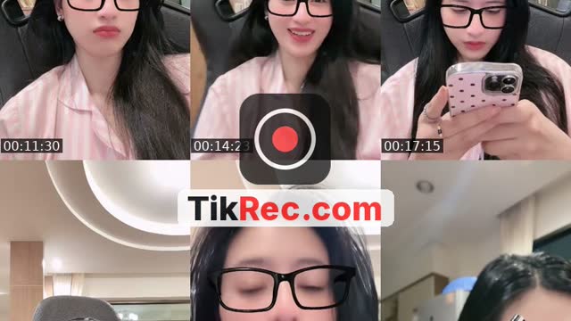 TikTok live: ความรักน่าตาเป็นไง❤️ by @cherrychulinn