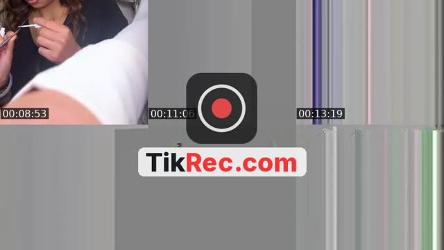 TikTok live: grwm by @pradtanarhodes