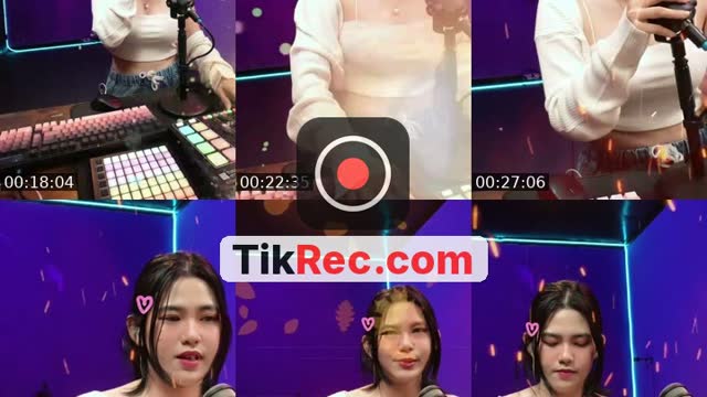 TikTok live: let's party!!! by @velia_ps