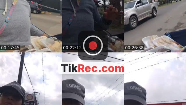 TikTok live: vendemoss cosas dulces? by @celesro_