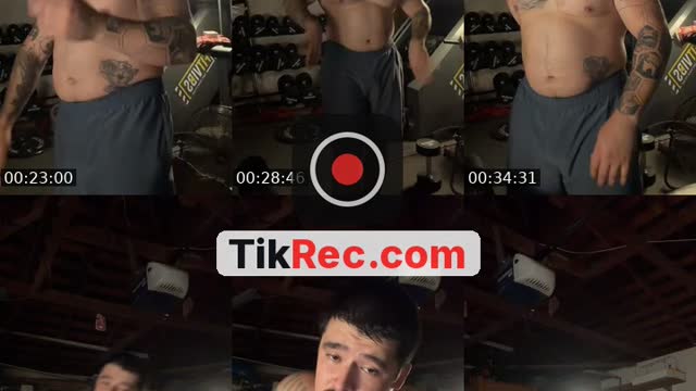 TikTok live: Back day😜 by @db_fitness5