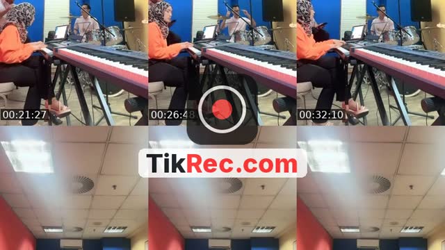 TikTok live: Rehearsal by @suzhie_hanna