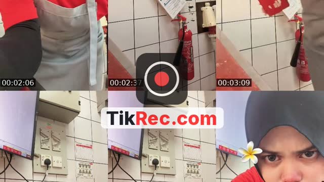 TikTok live: kerja by @lyyeee6