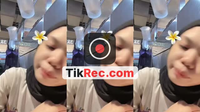 TikTok live: kjp je by @yayamel02
