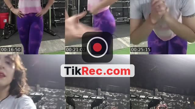 TikTok live: Hello Kitty 🐱🐾 by @lagriegainf