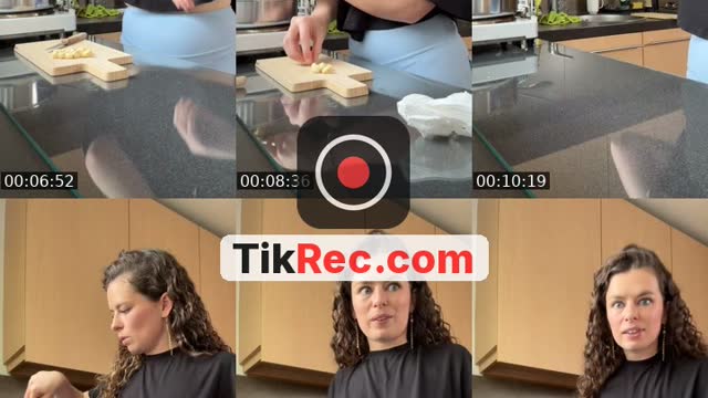 TikTok live: Happy Wednesday!! ☺️ by @lina_liciouss
