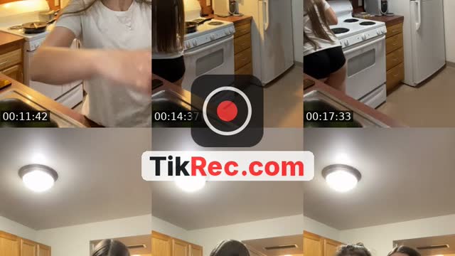 TikTok live: 18+ by @freakklovee