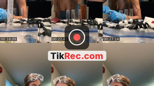 TikTok live: doing online lab by @mar..lifts