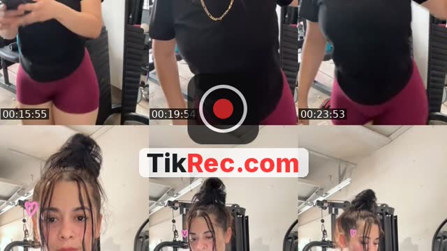 TikTok live: Hola babys💜😍 by @lacatracha2391