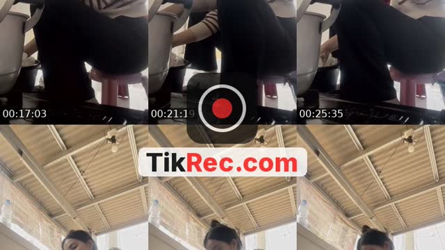 TikTok live: Bikin pentol🫠 by @entah_900