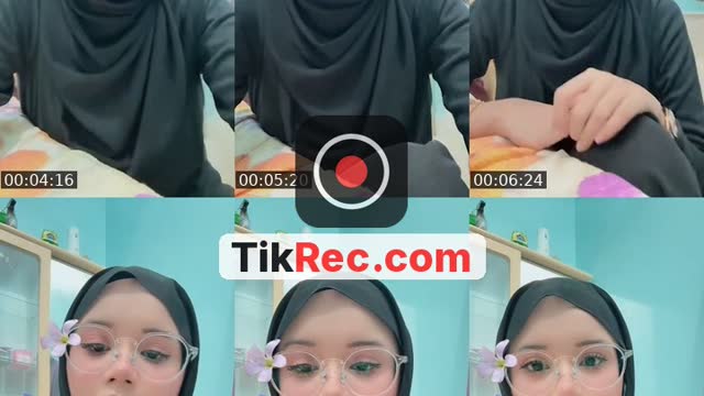 @strwbry1yaa TikTok live from 2026-10-01