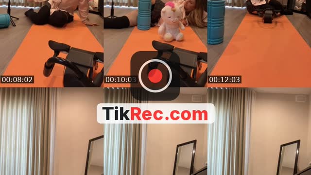 TikTok live: helloooooo by @bonnieparkerssssssss
