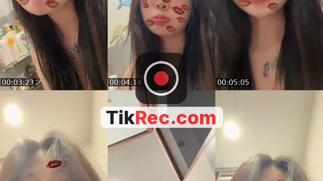 Pùn ị - @elynaxynk