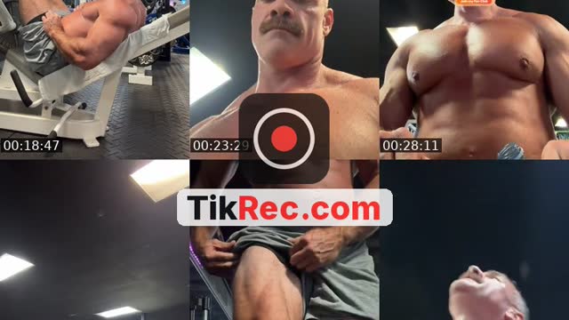 TikTok live: Leg day by @tramfitsix