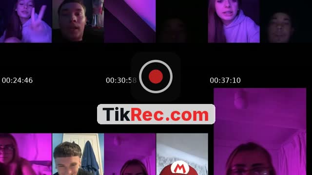 TikTok live: 🐧🐧 by @.tori..cruden