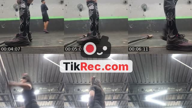 ​Tentando não morrer no WOD🥵 - @kellycardoso960