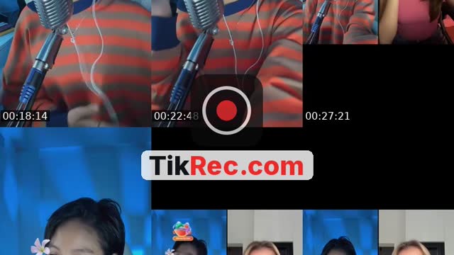 TikTok live: good evening pipol!!!🖤🐍🎸 by @_queenitaliaxtita