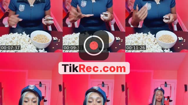 TikTok live: Yes yes yes 🎃 by @pinkydollreal