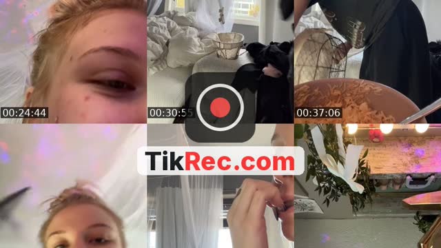 TikTok live: Clean w/m🎵🪐✨🫧 by @addisonarcand