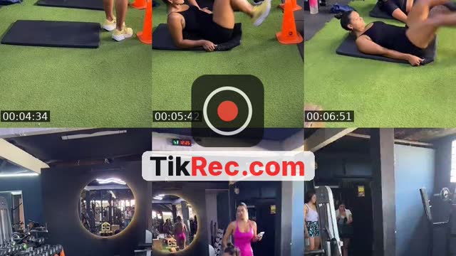 TikTok live: Entrenen con nosotras 🎃 by @angelangarita08