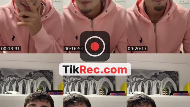TikTok live: 👀 by @uurilopezz