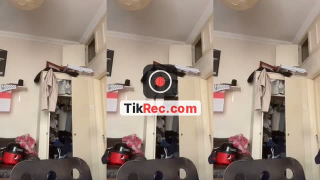 @scarlet_may16 TikTok live from 2026-10-10