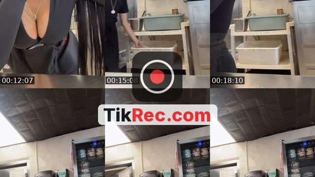 @esmeraldacandela TikTok live from 2026-10-10