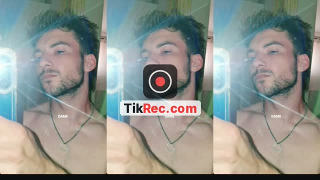 TikTok live: . by @antonlpr