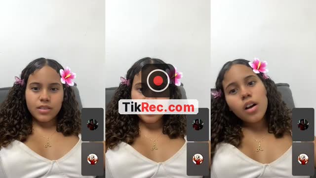 @julia70532 TikTok live from 2026-10-11