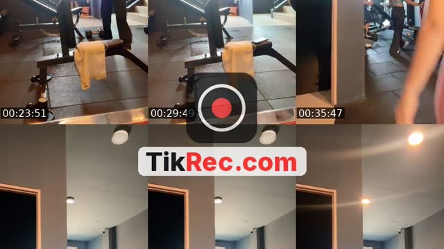 TikTok live: You yess you Honeey by @janepeachy.fit