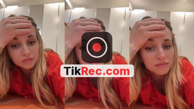 TikTok live: Bonnieparkerss 💙 by @caramelblondegirl