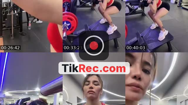 TikTok live: Upper body day by @ezry1993