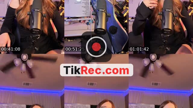 @lyssaurora TikTok live from 2026-10-11