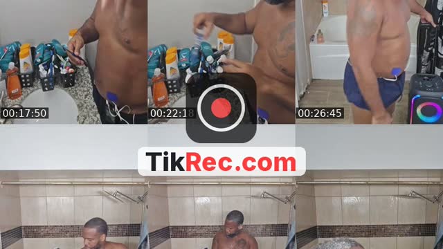 TikTok live: MomsGnGTAGd🤣OutOfDis1 by @manishenamedrah