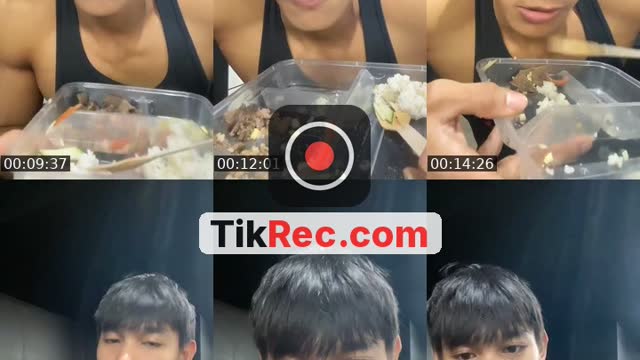 TikTok live: 😬 by @jennolaid