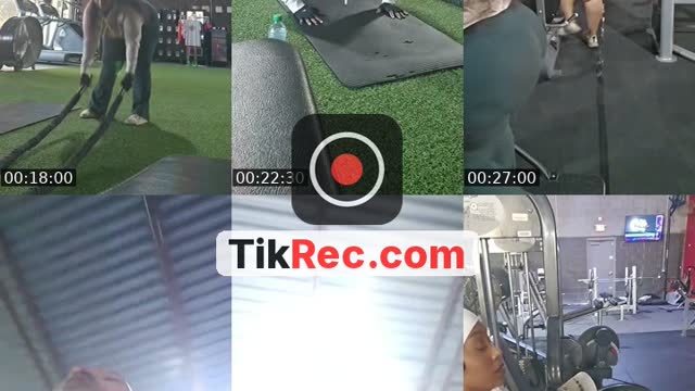 TikTok live: hey cherry babies by @ivoncyjones00