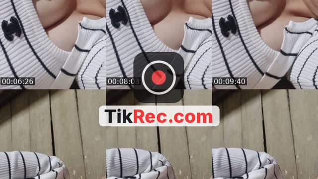 TikTok live: hello by @ely10743