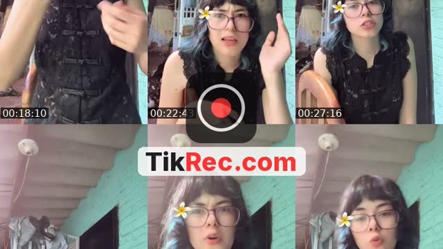 TikTok live: Hola by @zoegrm15