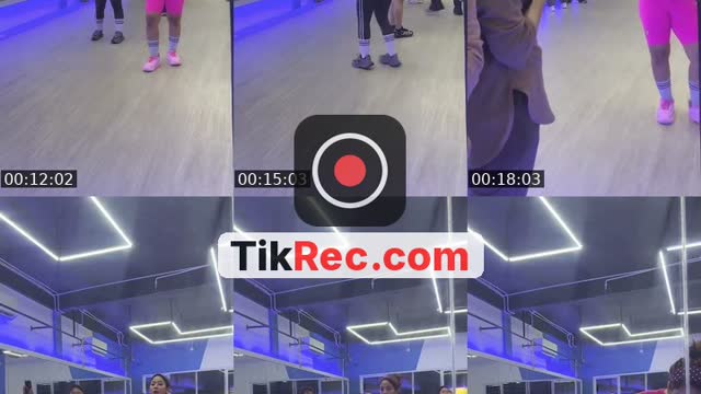 TikTok live: Zumba by @dnansyd