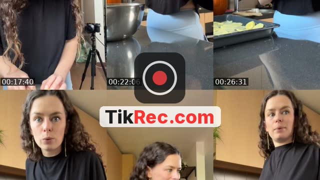 TikTok live: Happy Friday!! ☺️ by @lina_liciouss