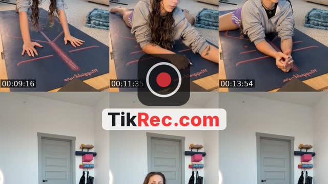TikTok live: Yoga💕🧘🏼‍♀️ by @maggieblayre