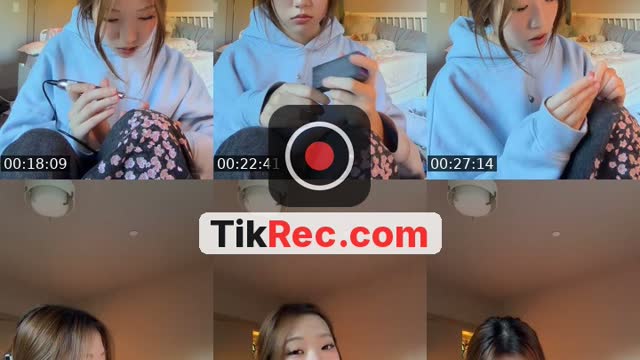 TikTok live: nails! by @isapsycho