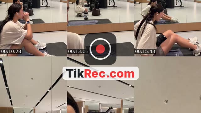 @aicha.sakhi TikTok live from 2026-10-18