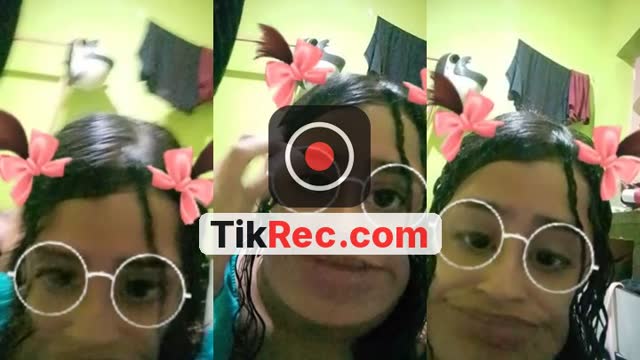 @itzz.valenqueen TikTok live