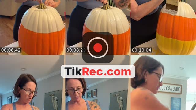 @kitten_emma TikTok live from 2026-10-19