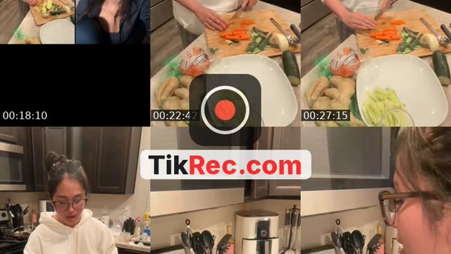 TikTok live: COOKING FCKING TIME! by @monicafoxofficial