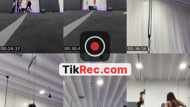 TikTok live: Circus session 🎡🎪🤹🤡 by @cynamins