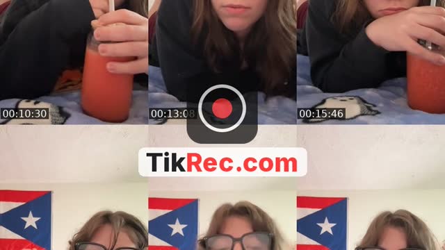 TikTok live: i’m 21 :) by @sxvviiwrld